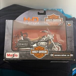 Harley-Davidson Black and Silver Motorcycle Model